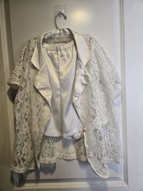 Victoria's Secret White Lace Satin-Trim Robe